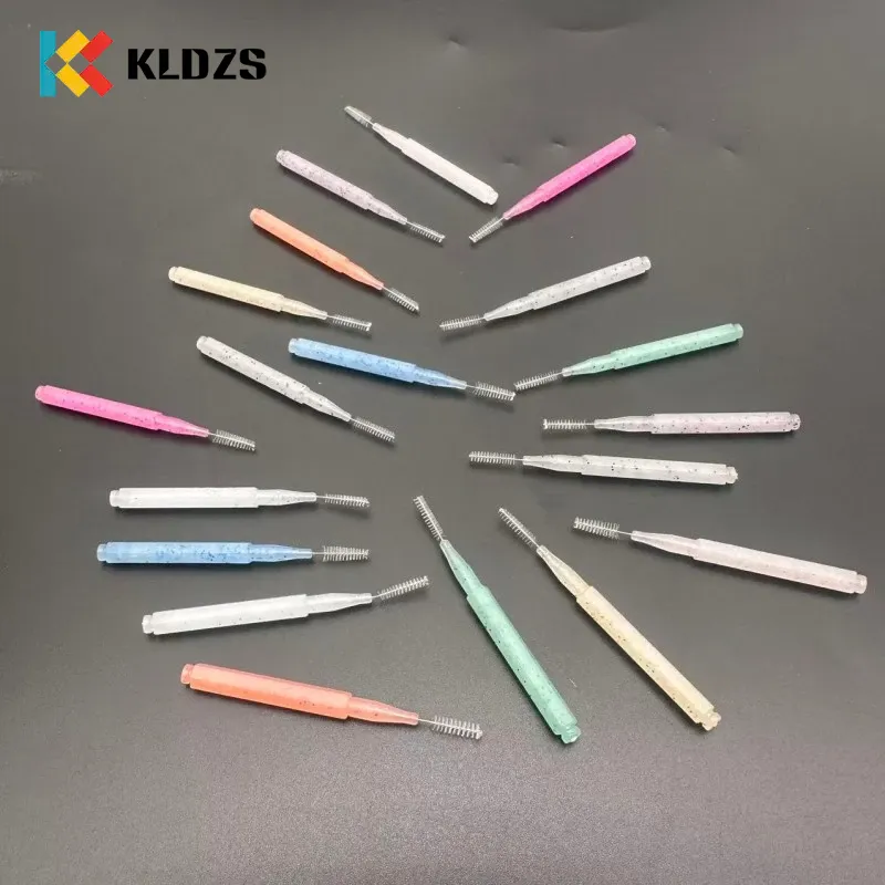 Šestihranný křišťálový mezizubní kartáček